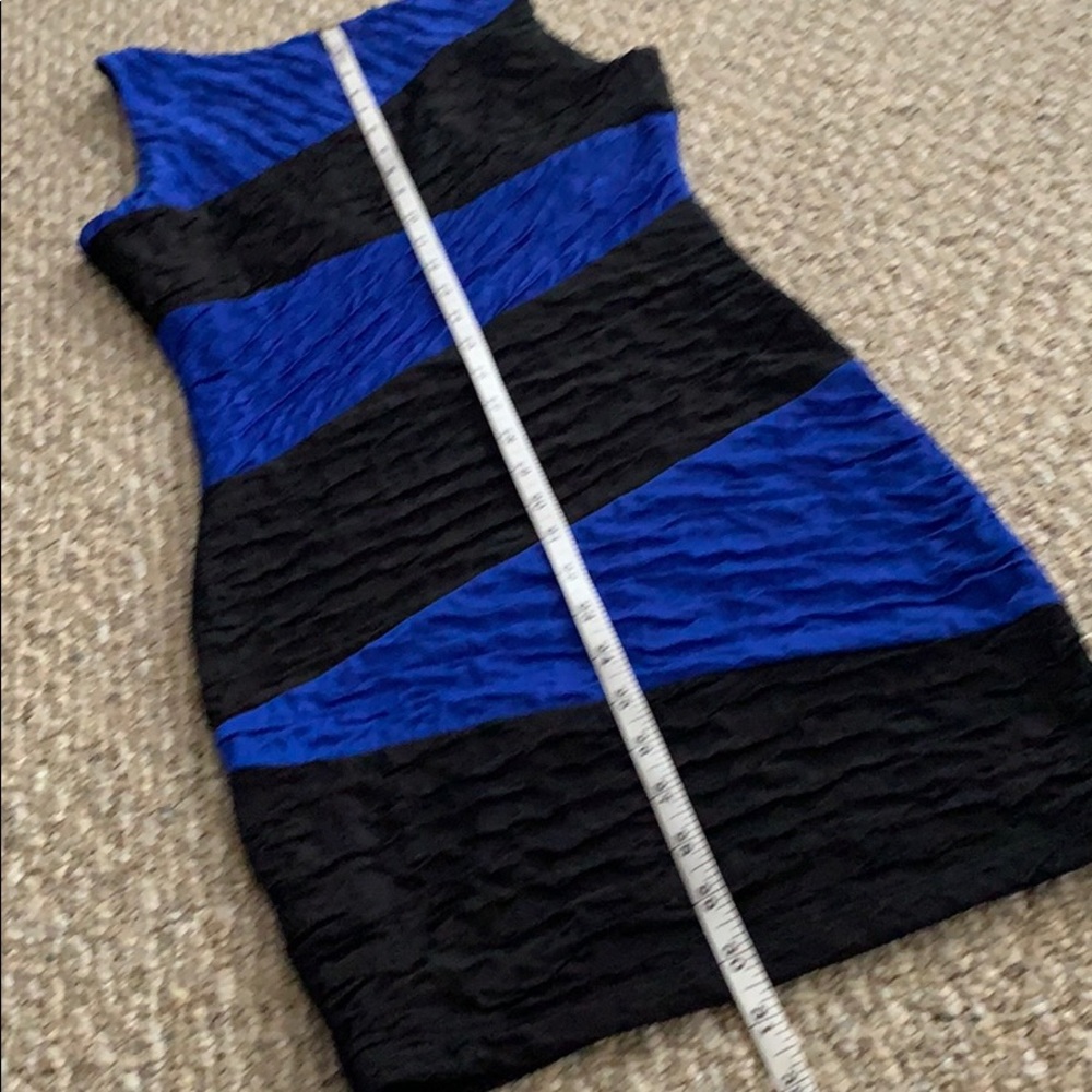 Dress - Picture 3 of 6